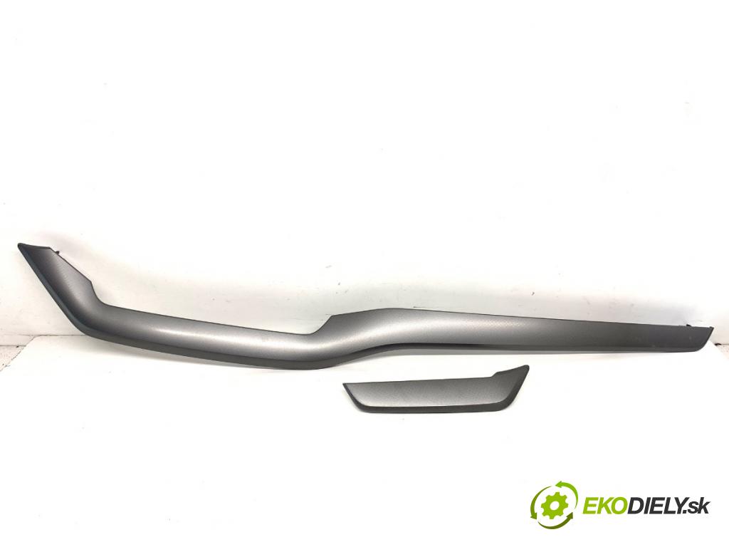 SKODA OCTAVIA IV Kombi 2022 150 kW 1.4 TSI iV 1395 lišty kryt 5E4853192 (Lišta)