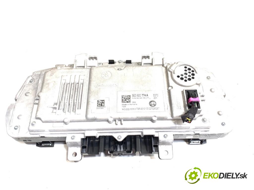 SKODA OCTAVIA IV Kombi 2022 150 kW 1.4 TSI iV 1395 prístrojovka 5E3920774A (Přístrojové desky, displeje)