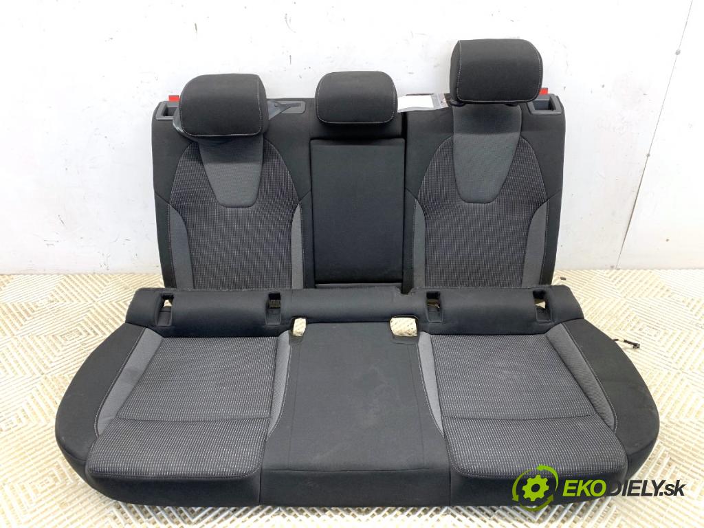 SKODA OCTAVIA IV Kombi 2022 150 kW 1.4 TSI iV 1395 Sedadlo druhý rad 