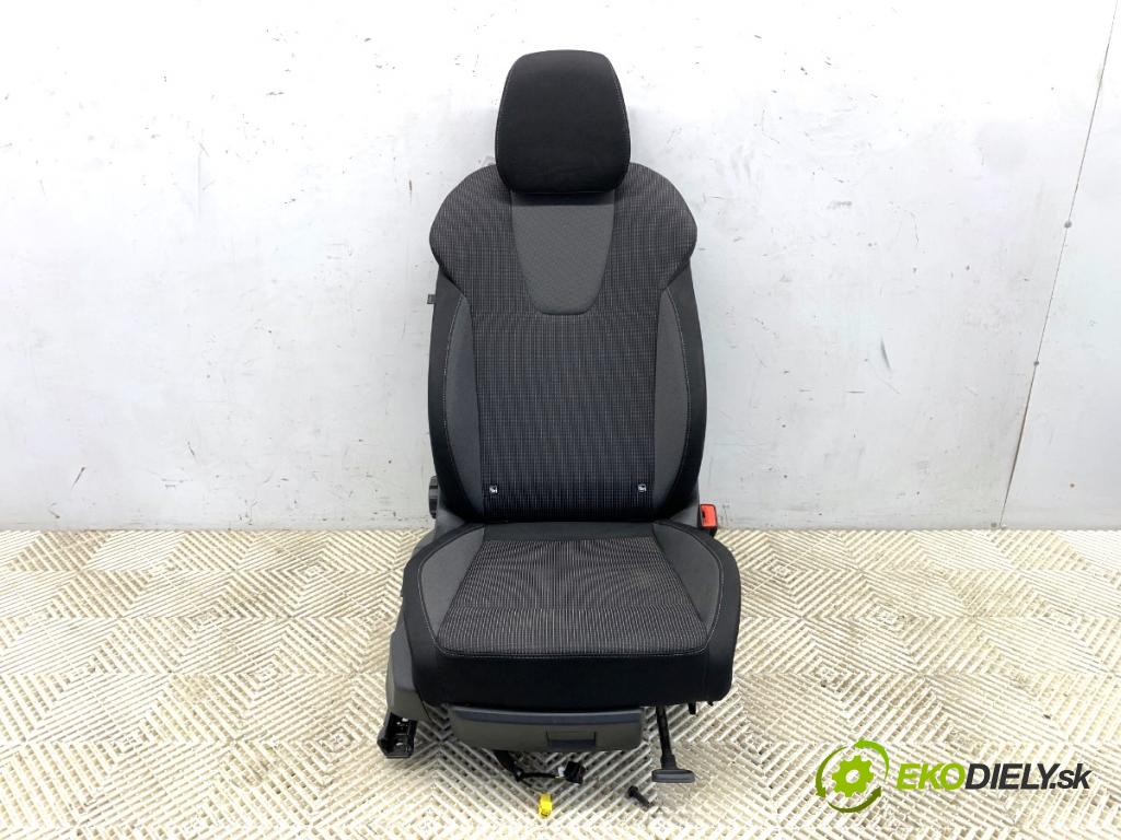 SKODA OCTAVIA IV Kombi 2022 150 kW 1.4 TSI iV 1395 Sedadlo pravy predný 