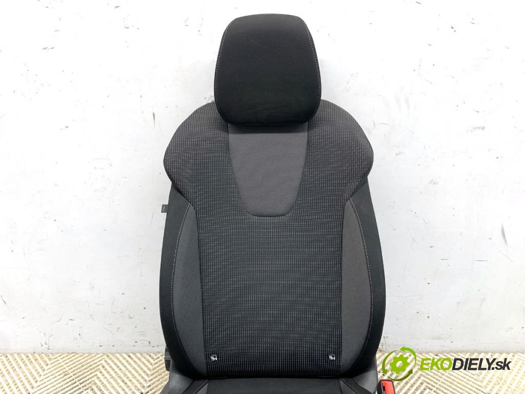 SKODA OCTAVIA IV Kombi 2022 150 kW 1.4 TSI iV 1395 Sedadlo pravy predný