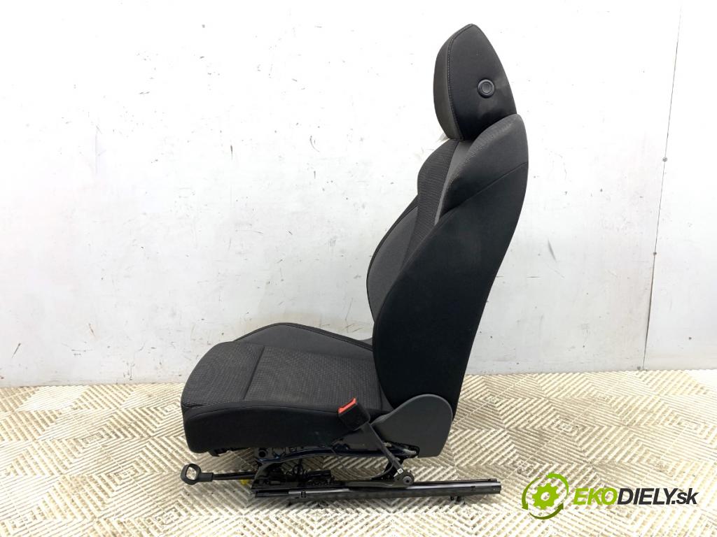 SKODA OCTAVIA IV Kombi 2022 150 kW 1.4 TSI iV 1395 Sedadlo pravy predný