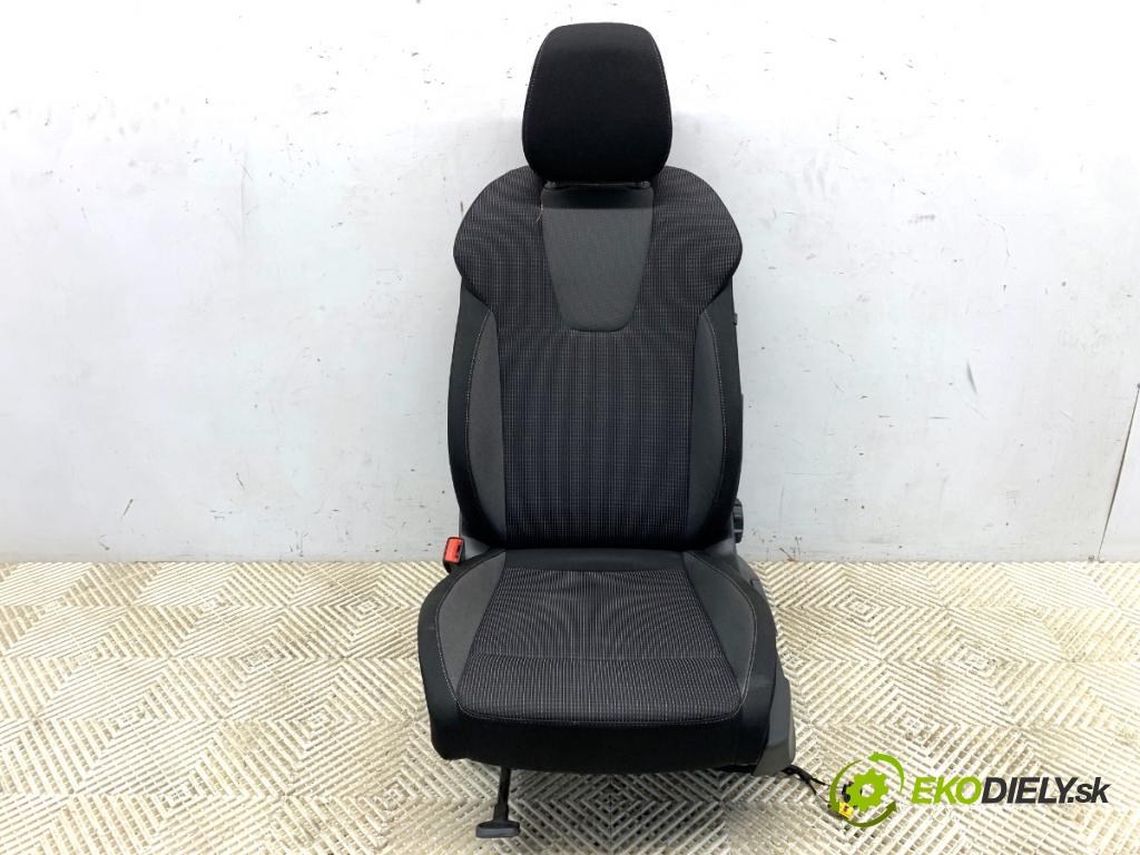 SKODA OCTAVIA IV Kombi 2022 150 kW 1.4 TSI iV 1395 Sedadlo ľavy predný 