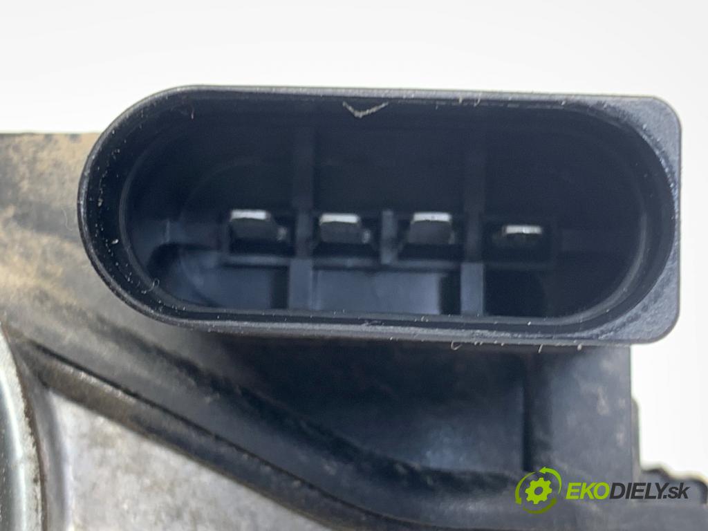 SKODA OCTAVIA IV Kombi 2022 150 kW 1.4 TSI iV 1395 motor stěračů přední část 5E4955119A