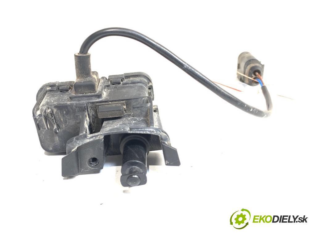 SKODA OCTAVIA IV Kombi 2022 150 kW 1.4 TSI iV 1395 teleskop dvířek nádrže paliva 5H0810773