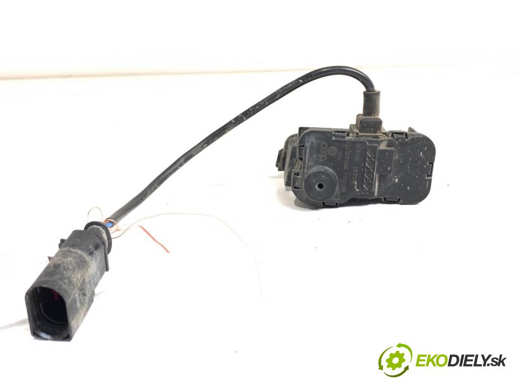 SKODA OCTAVIA IV Kombi 2022 150 kW 1.4 TSI iV 1395 teleskop dvířek nádrže paliva 5H0810773