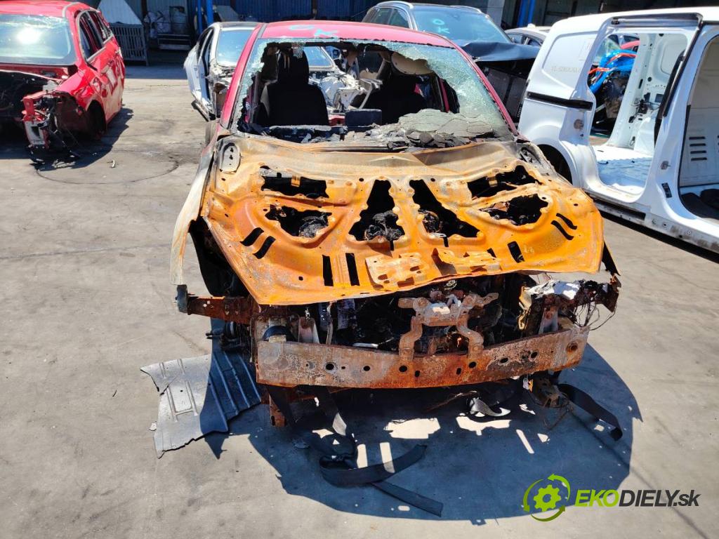 MAZDA 2 DL liftback 2018 66 kW 1.5 SKYACTIV-G 1496 KAROSERIA ČTVRŤÁK blatník zadní část levý pravý práh střecha PODŁUŻNICA levý pravý