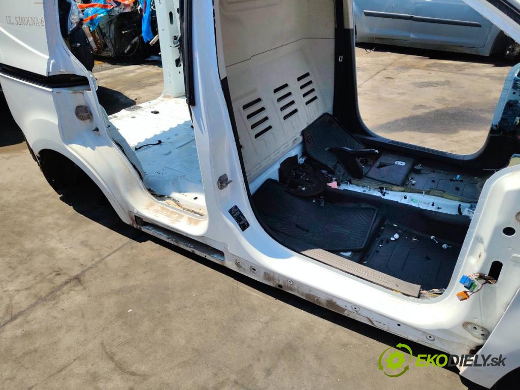 FORD TRANSIT COURIER Nadwozie pełne/minivan 2018 74 kW 1.5 EcoBlue 1499 KAROSERIA ČTVRŤÁK blatník zadní část levý pravý práh střecha PODŁUŻNICA levý pravý