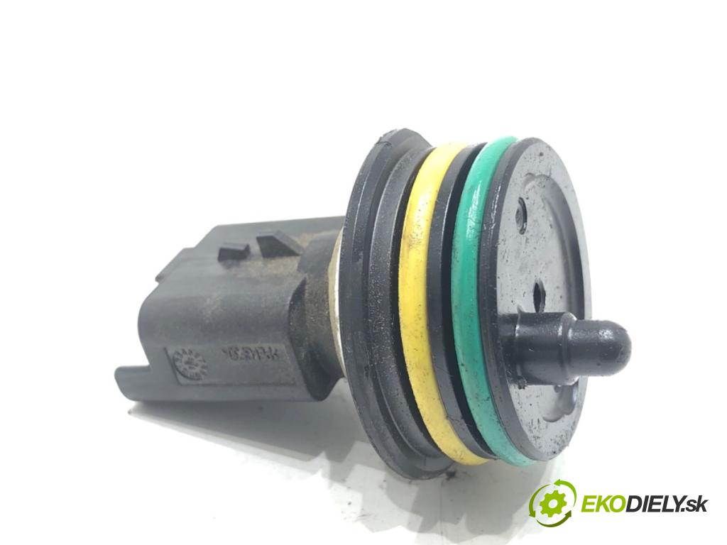 FORD TRANSIT COURIER Nadwozie pełne/minivan 2018 74 kW 1.5 EcoBlue 1499 Snímač tlaku paliva 81CP38-01 (Snímač)