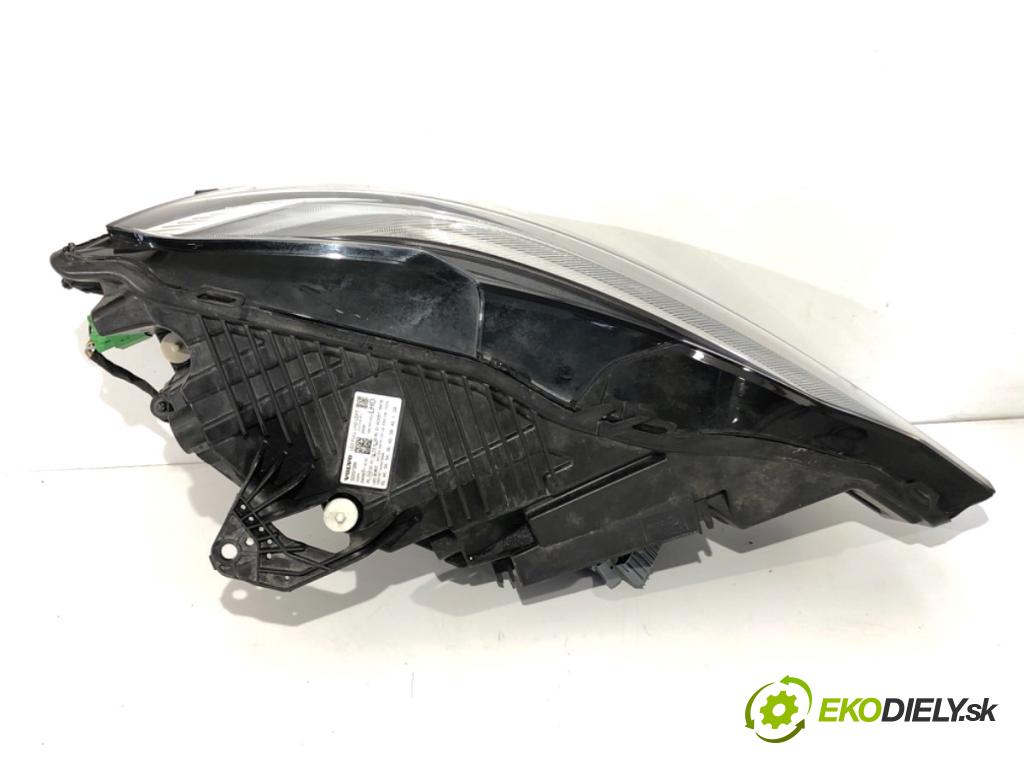 VOLVO XC60 II SUV 2022 183 kW T5 AWD 1969 Svetlomet ľavy predný 32337386