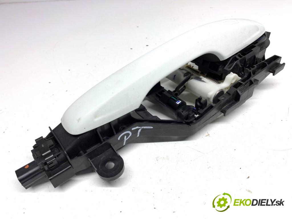 VOLVO XC60 II SUV 2022 183 kW T5 AWD 1969 Kľučka vonkajšia pravy zad