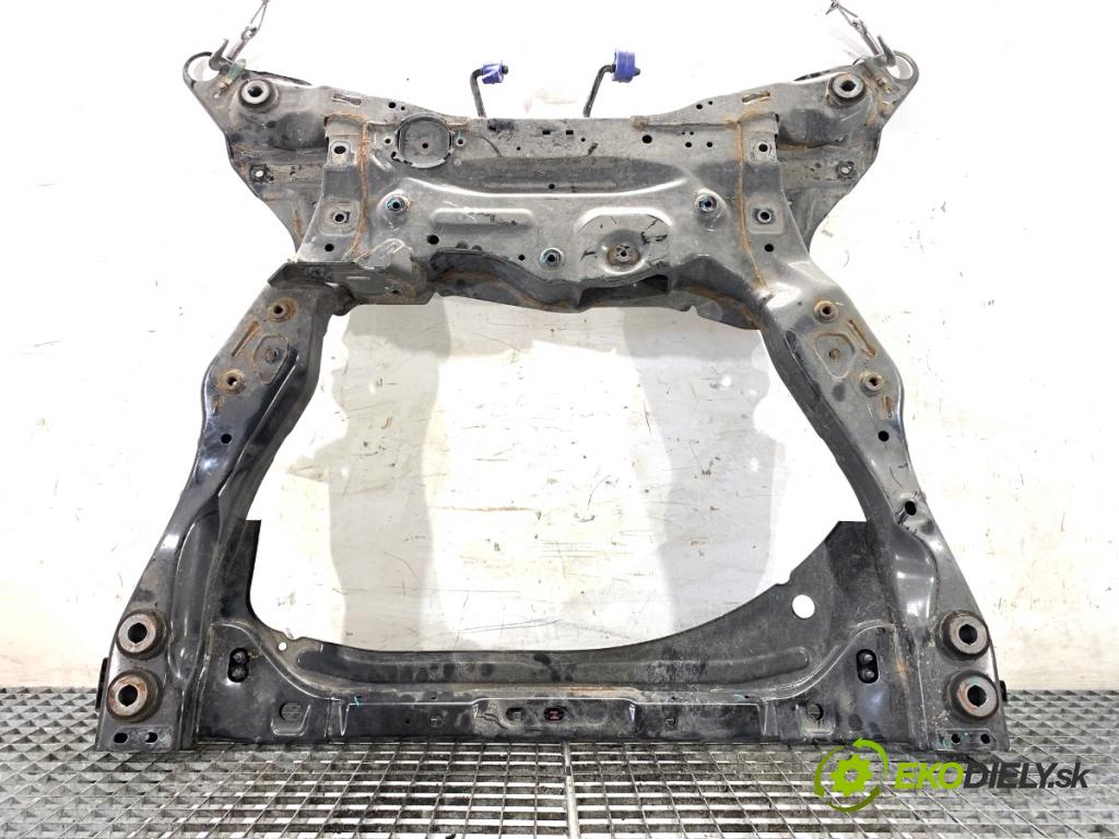 VOLVO XC60 II SUV 2022 183 kW T5 AWD 1969 výztuha pod motor 32333593 (Výztuhy přední)