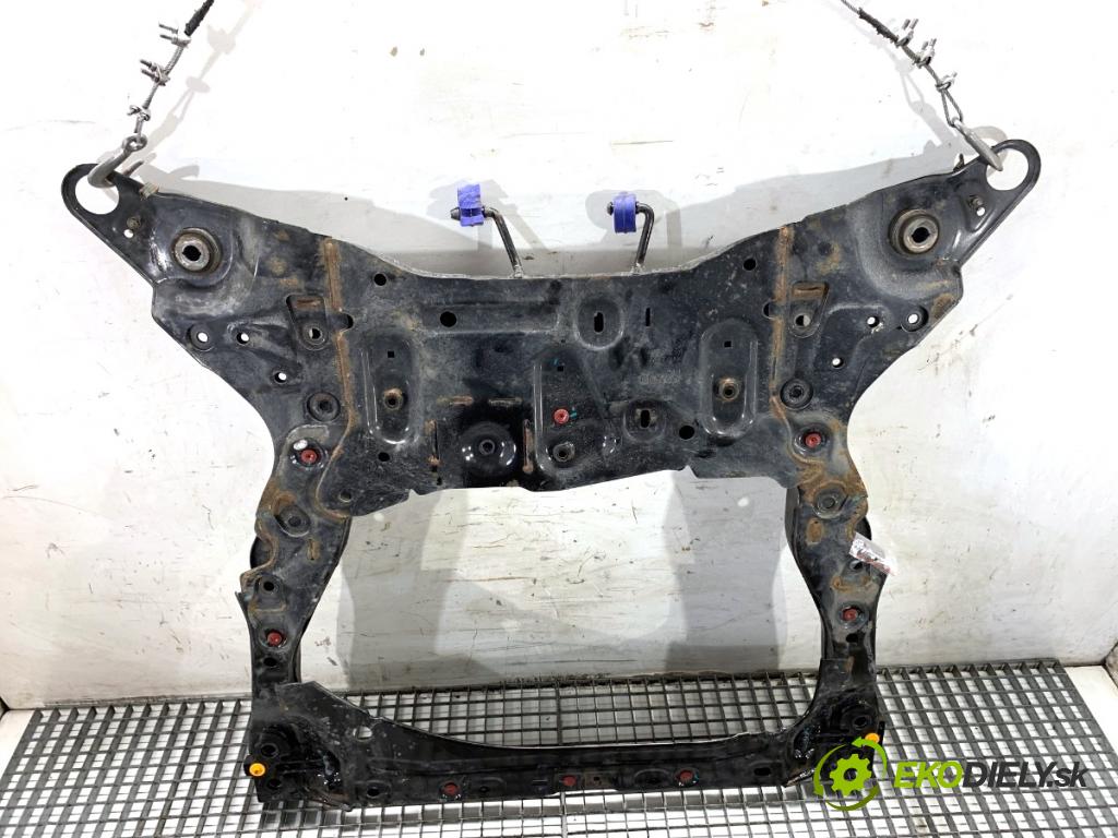 VOLVO XC60 II SUV 2022 183 kW T5 AWD 1969 výztuha pod motor 32333593 (Výztuhy přední)