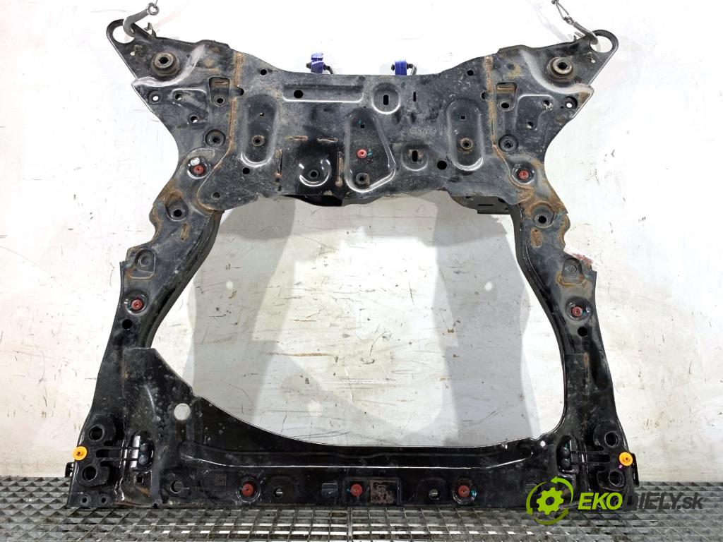 VOLVO XC60 II SUV 2022 183 kW T5 AWD 1969 výztuha pod motor 32333593 (Výztuhy přední)