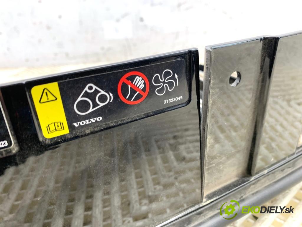 VOLVO XC60 II SUV 2022 183 kW T5 AWD 1969 mřížka maska 32386077 (Mřížky (masky) chladičů)