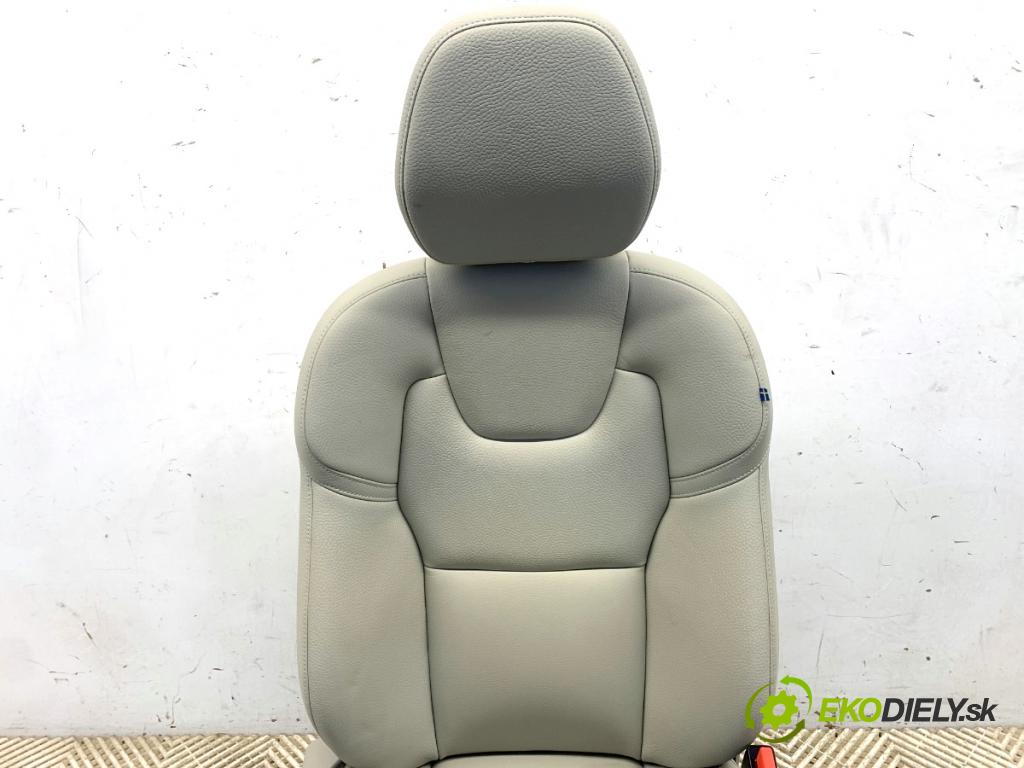 VOLVO XC60 II SUV 2022 183 kW T5 AWD 1969 Sedadlo pravy predný