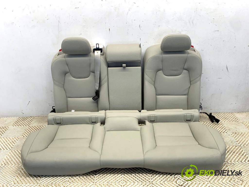 VOLVO XC60 II SUV 2022 183 kW T5 AWD 1969 Sedadlo druhý rad 