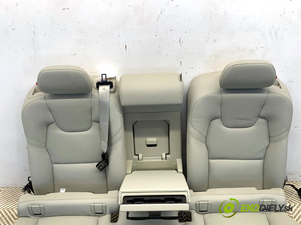 VOLVO XC60 II SUV 2022 183 kW T5 AWD 1969 Sedadlo druhý rad