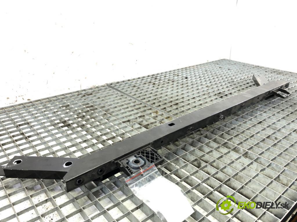 VOLVO XC60 II SUV 2022 183 kW T5 AWD 1969 výztuha horní 32318891 (Výztuhy)