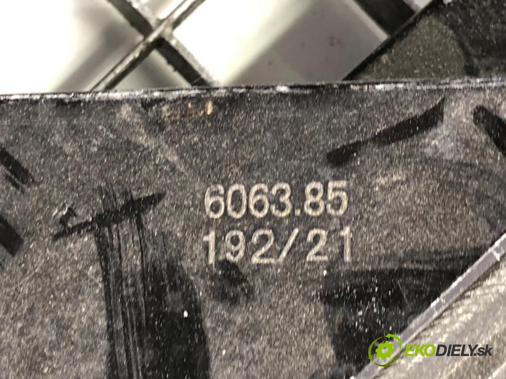 VOLVO XC60 II SUV 2022 183 kW T5 AWD 1969 výztuha horní 32318891 (Výztuhy)