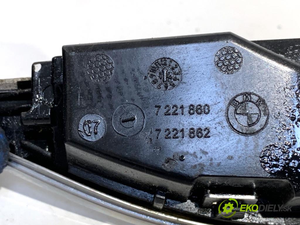 BMW F06 coupe 2015 330 kW 650 i xDrive 4395 směrovka blatníka pravý přední část 7221860 (Ostatné)