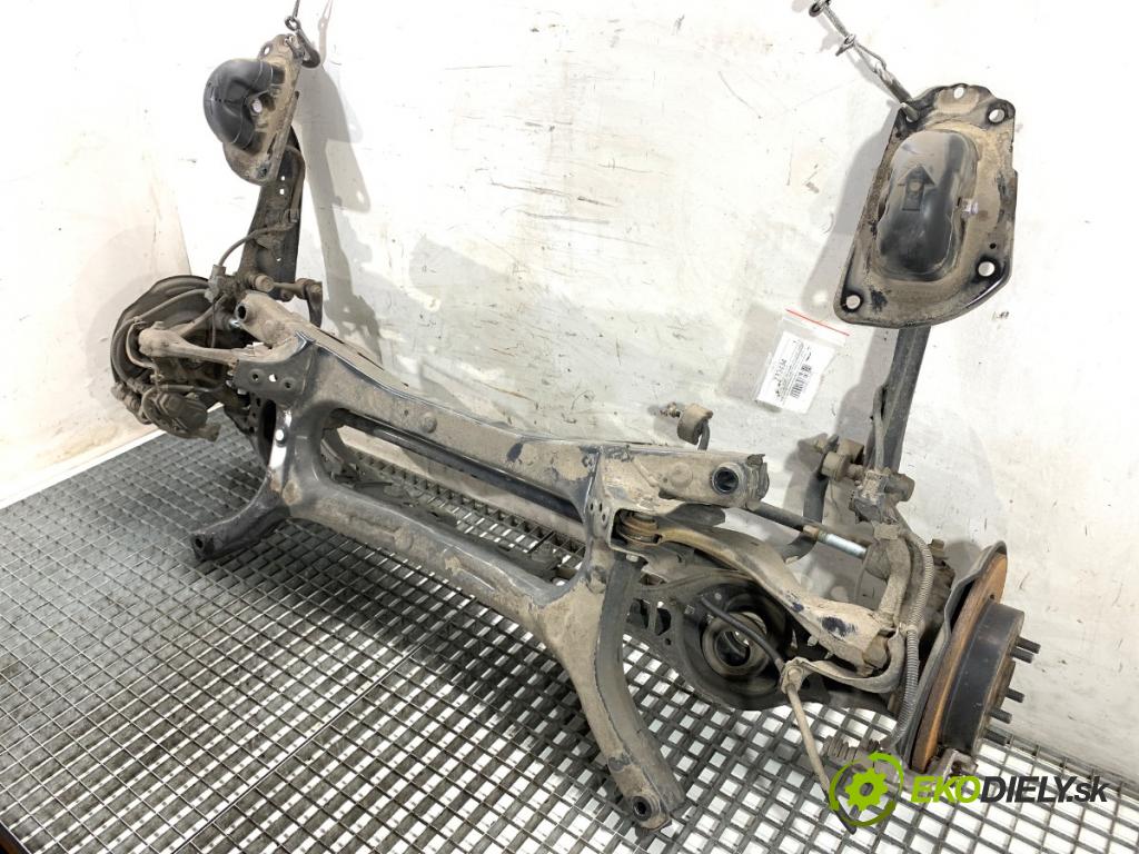 TOYOTA COROLLA E21 Kombi 2020 112 kW 2.0 Hybrid (MZEH12) 1987 výztuha zadní část
