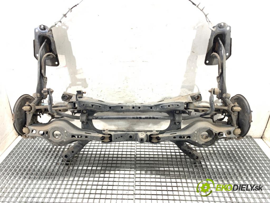 TOYOTA COROLLA E21 Kombi 2020 112 kW 2.0 Hybrid (MZEH12) 1987 výztuha zadní část