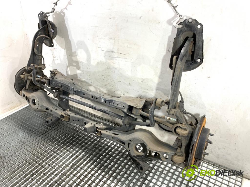 TOYOTA COROLLA E21 Kombi 2020 112 kW 2.0 Hybrid (MZEH12) 1987 výztuha zadní část