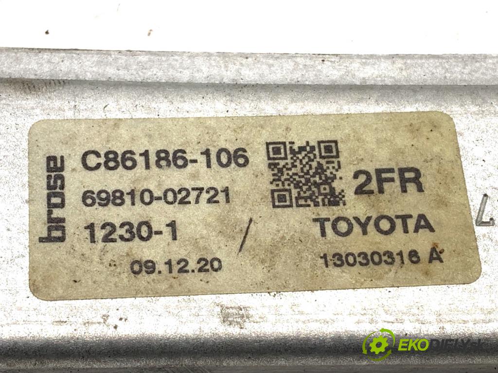 TOYOTA COROLLA E21 Kombi 2020 112 kW 2.0 Hybrid (MZEH12) 1987 mechanismus okna pravý přední část 69810-02721