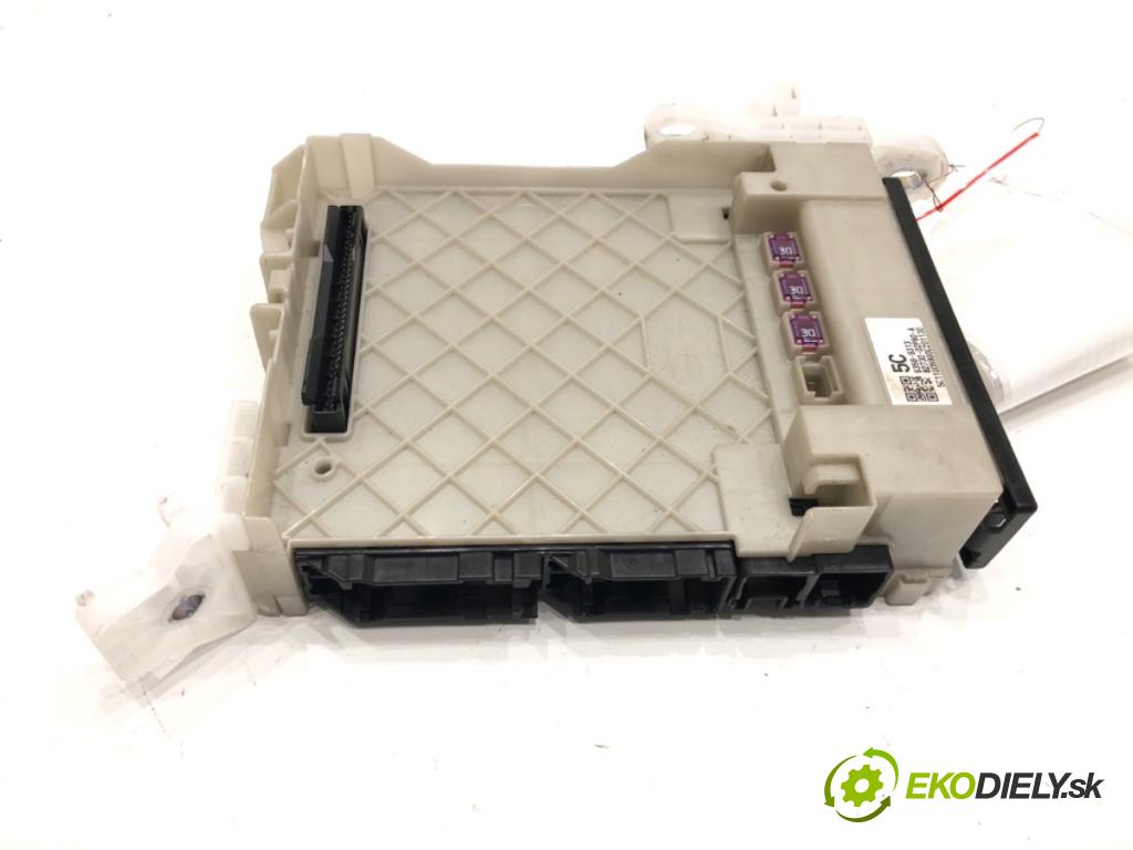 TOYOTA COROLLA E21 Kombi 2020 112 kW 2.0 Hybrid (MZEH12) 1987 modul BSI 82730-02P80-A (Pojistkové skříňky)