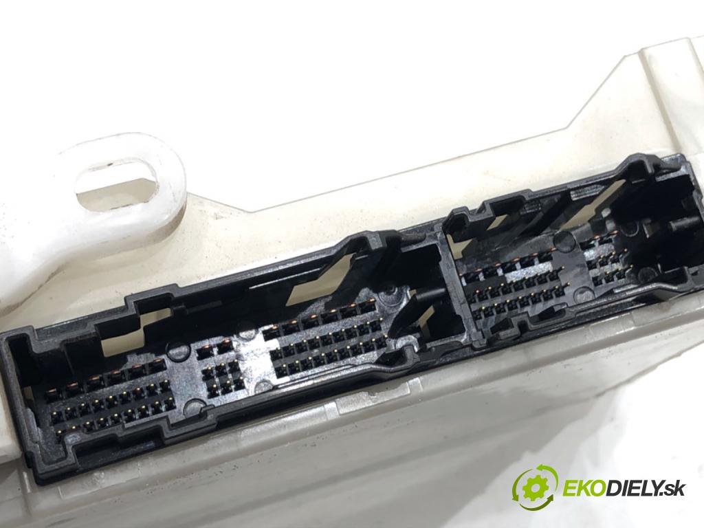 TOYOTA COROLLA E21 Kombi 2020 112 kW 2.0 Hybrid (MZEH12) 1987 modul BSI 82730-02P80-A (Pojistkové skříňky)