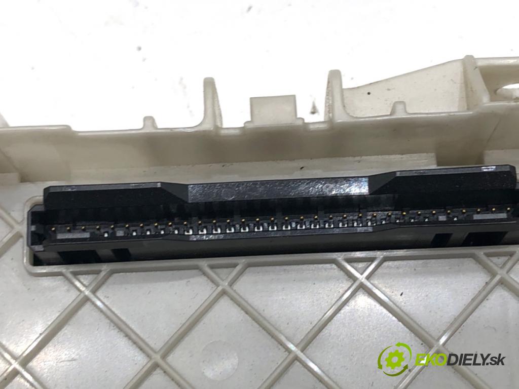 TOYOTA COROLLA E21 Kombi 2020 112 kW 2.0 Hybrid (MZEH12) 1987 modul BSI 82730-02P80-A (Pojistkové skříňky)