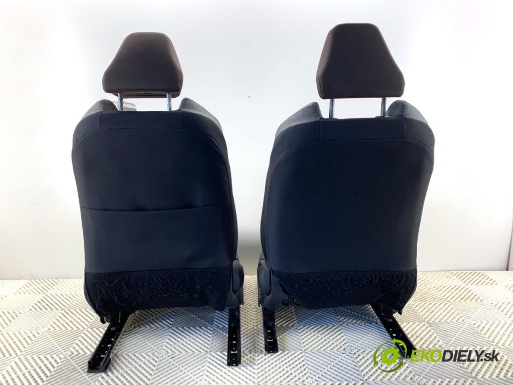TOYOTA COROLLA E21 Kombi 2020 112 kW 2.0 Hybrid (MZEH12) 1987 Sedadlá, sedačky Sedadlo