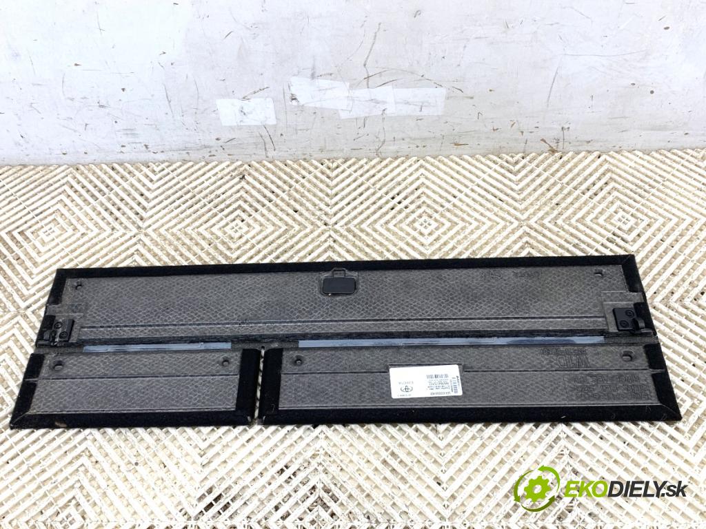 TOYOTA COROLLA E21 Kombi 2020 112 kW 2.0 Hybrid (MZEH12) 1987 Priehradka, kastlík kufra 5841002081C0