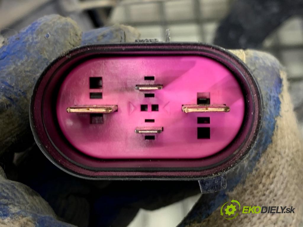 SKODA OCTAVIA IV Kombi 2022 150 kW 1.4 TSI iV 1395 ventilátor chladiče 5WA121205 (Ventilátory)