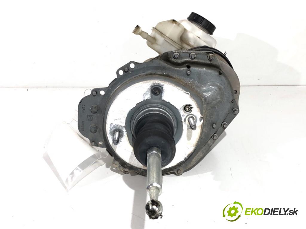 SKODA OCTAVIA IV Kombi 2022 150 kW 1.4 TSI iV 1395 Posilovač bŕzd 5WB614105AK