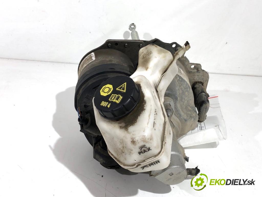 SKODA OCTAVIA IV Kombi 2022 150 kW 1.4 TSI iV 1395 Posilovač bŕzd 5WB614105AK