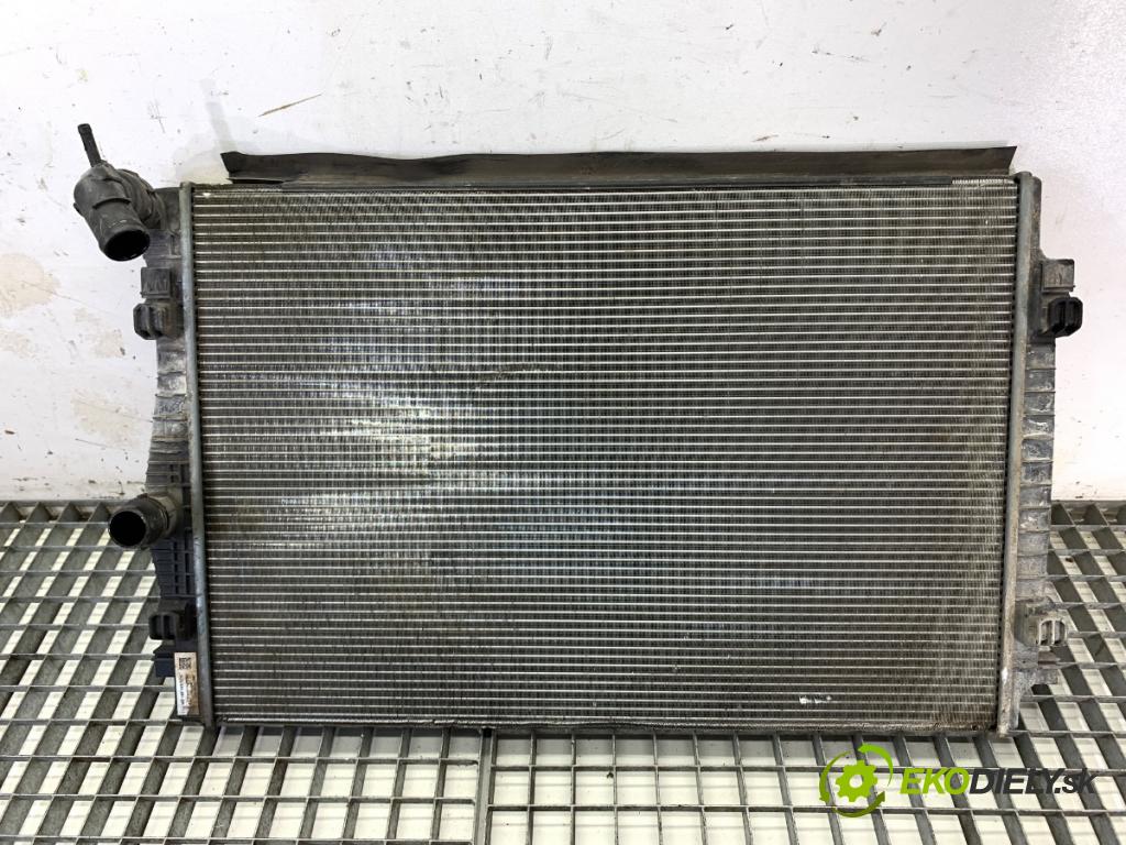 SKODA OCTAVIA IV Kombi 2022 150 kW 1.4 TSI iV 1395 Chladič vody 5Q0121251GR (Chladič vody)