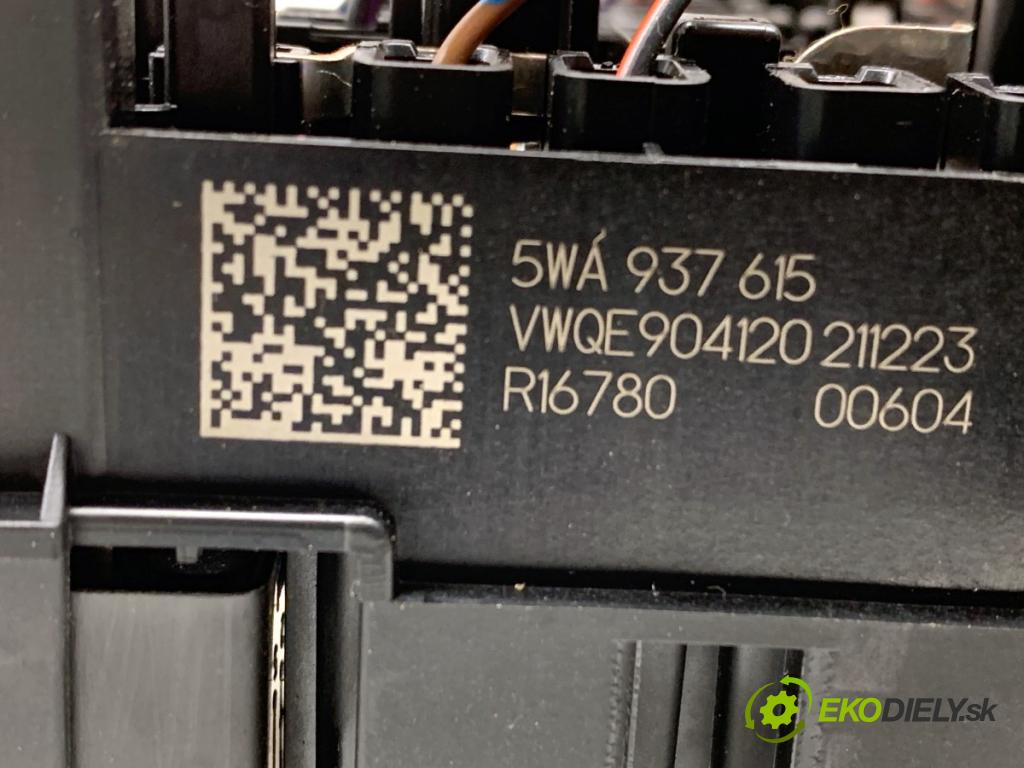 SKODA OCTAVIA IV Kombi 2022 150 kW 1.4 TSI iV 1395 skříňka poistková 5WA937615 (Pojistkové skříňky)