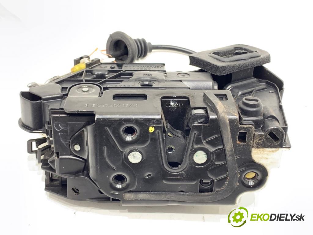 VW POLO V liftback 2011 66 kW 1.6 TDI 1598 zámok dveře pravý zadní část 5K4839016F