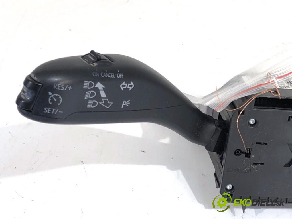 VW POLO V liftback 2011 66 kW 1.6 TDI 1598 Prepínač kombinovaný 6Q0953503EJ (Prepínacie páčky pod volantom)