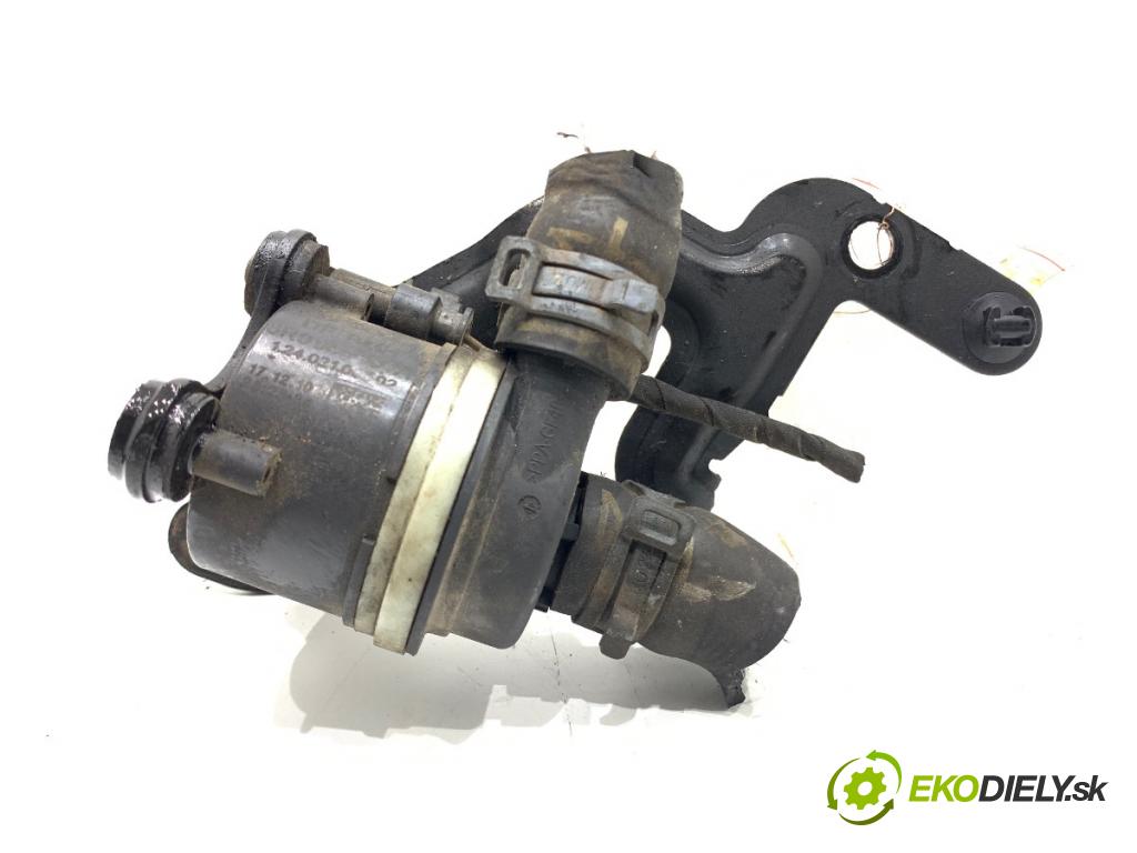 VW POLO V liftback 2011 66 kW 1.6 TDI 1598 DALŠÍ: Pumpa vody 6R0965561A (Vodná pumpa)