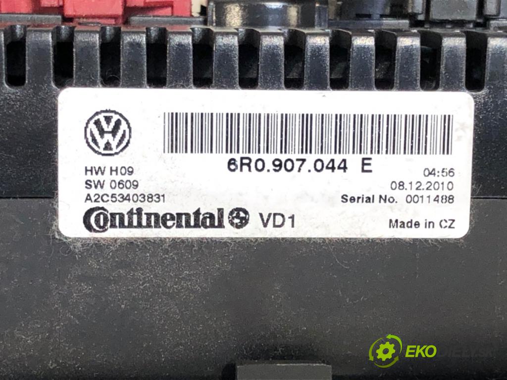 VW POLO V liftback 2011 66 kW 1.6 TDI 1598 Panel ovládania kúrenia 6R0907044E (Prepínacie páčky pod volantom)
