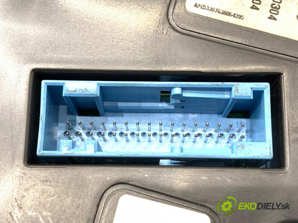 VW POLO V liftback 2011 66 kW 1.6 TDI 1598 prístrojovka 6R0920861F (Přístrojové desky, displeje)