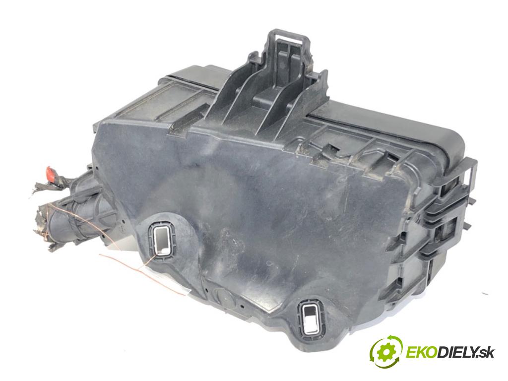 SKODA OCTAVIA IV Kombi 2022 150 kW 1.4 TSI iV 1395 Skrinka poistková 5WA907361A (Poistková skrinka)