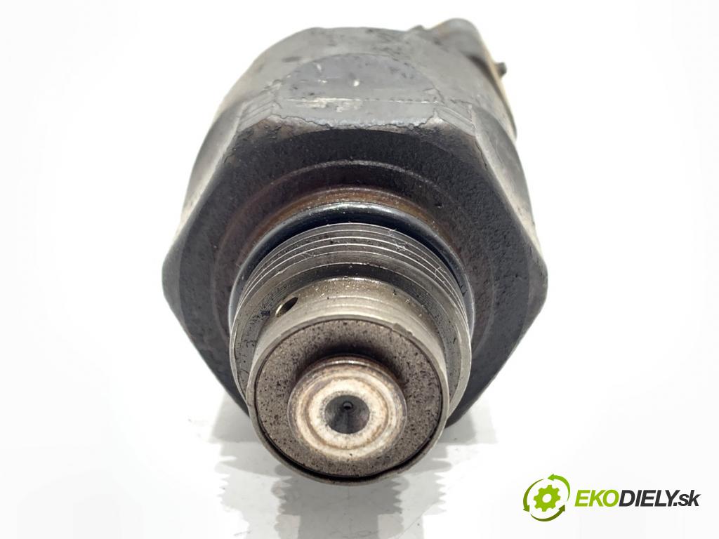 FORD KUGA I SUV 2008 100 kW 2.0 TDCi 4x4 1997 Regulátor tlaku paliva  (Palivový systém ostatné)