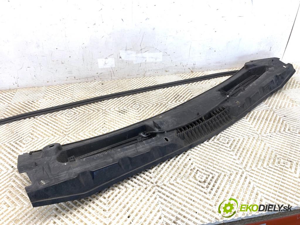 FORD KUGA I SUV 2008 100 kW 2.0 TDCi 4x4 1997 torpédo plast pod čelní okno 8V41-S02079-A (Torpéda)