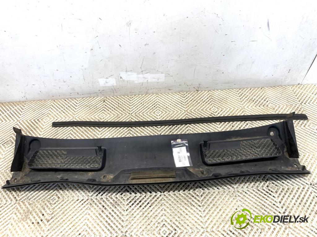 FORD KUGA I SUV 2008 100 kW 2.0 TDCi 4x4 1997 torpédo plast pod čelní okno 8V41-S02079-A (Torpéda)