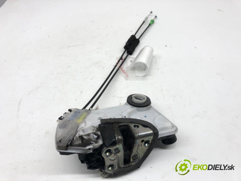 TOYOTA AYGO II liftback 2015 51 kW 1.0 (KGB40) 998 zámok dveře pravý přední část 