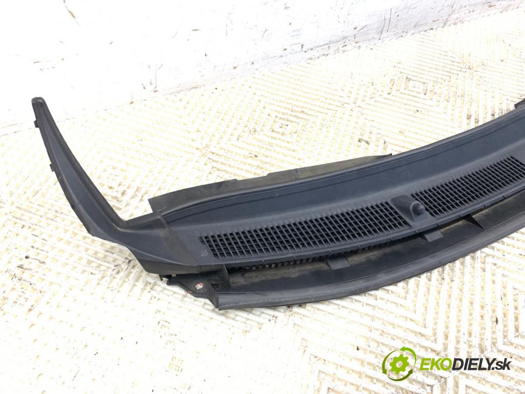 TOYOTA AYGO II liftback 2015 51 kW 1.0 (KGB40) 998 torpédo plast pod čelní okno 55781-0H080 (Torpéda)